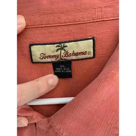 Tommy Bahama Men's Short Sleeve Button Down Pink 100% Silk Embroidered Shirt - Picture 2 of 8